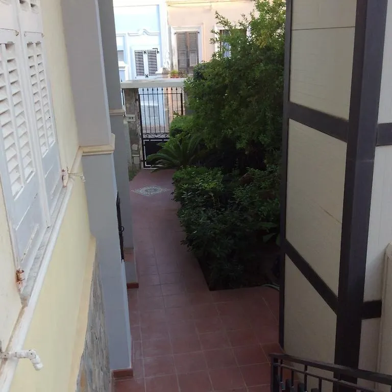 B&B Casavale كارلوفورتي